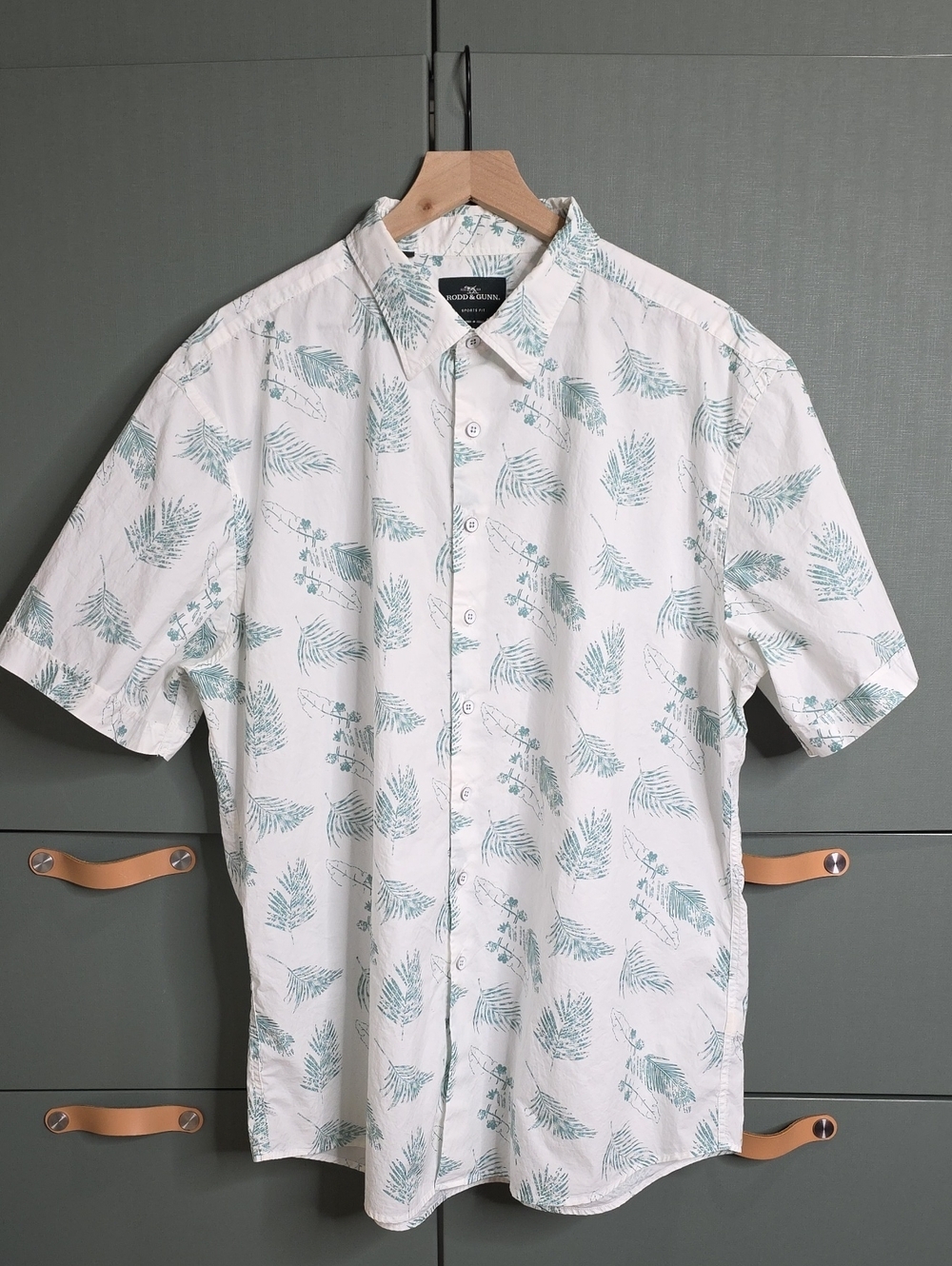 878 Rodd & Gunn Men’s Sports Fit Short Sleeve Tropical Palm Shirt White Teal